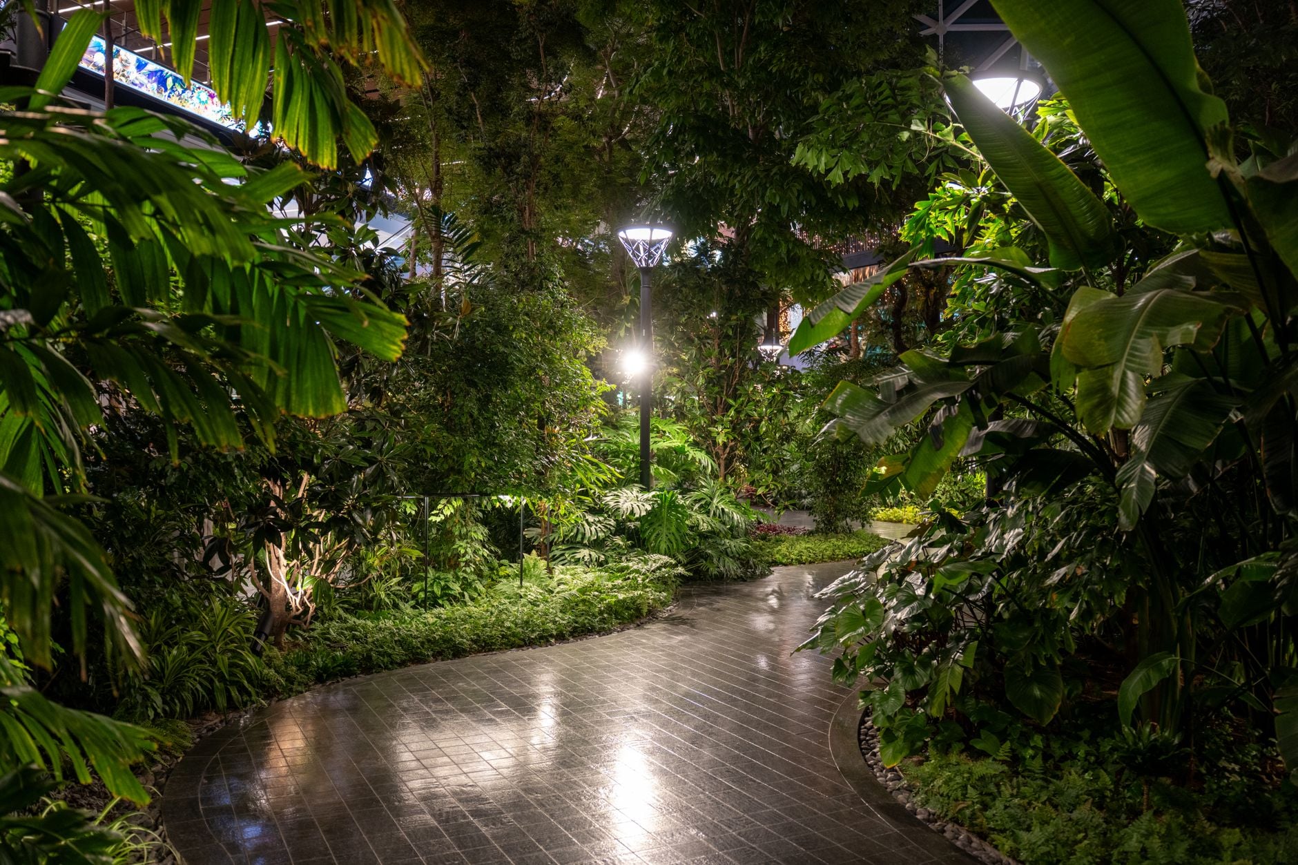 Benefits of LED office lighting